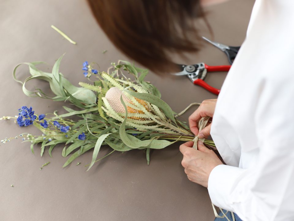 お花が選べる時短スワッグ、15分で完成できるか実際に作ってみました!
